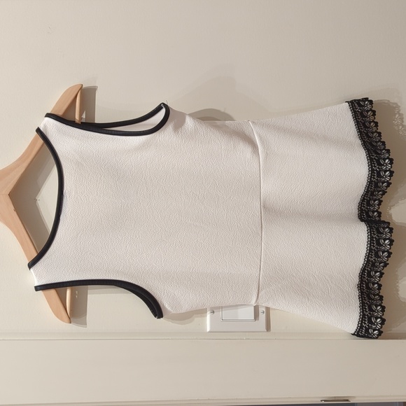 Tank top with lace - Picture 4 of 5